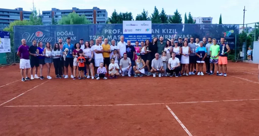 Prof. Dr. Ayhan Kızıl T200 Masters Tenis Turnuvası’nda 7. yılın şampiyonları belli oldu
