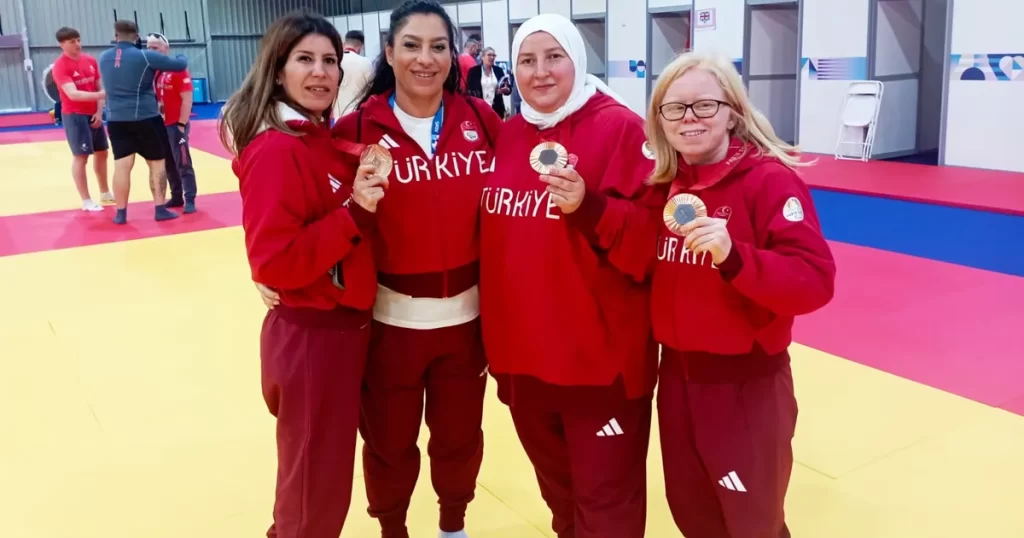 Trakya Üniversitesi akademisyeni ve öğrencisinden judoda büyük başarısı