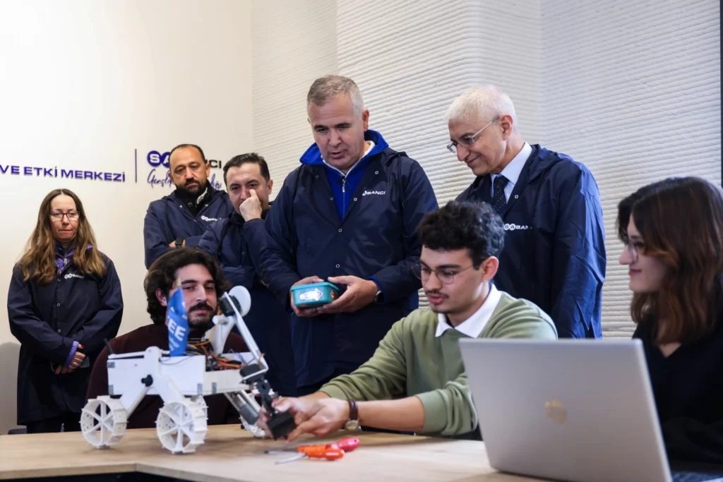 Gençlik Seferberliği farklı illere yayılıyor… Bir teknoloji merkezi de Eskişehir’e açıldı