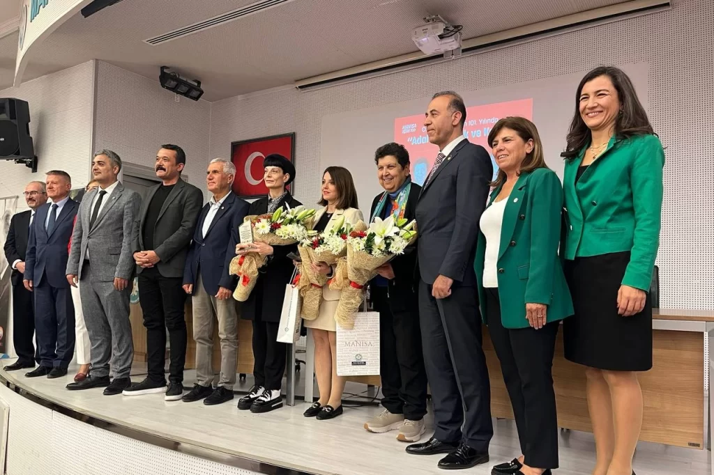 Cumhuriyet’in kadın yüzü Manisa’da parladı